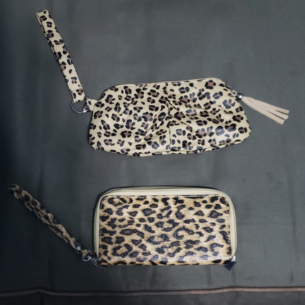 2 womens cheetah print wristlets wallet tan NWOT